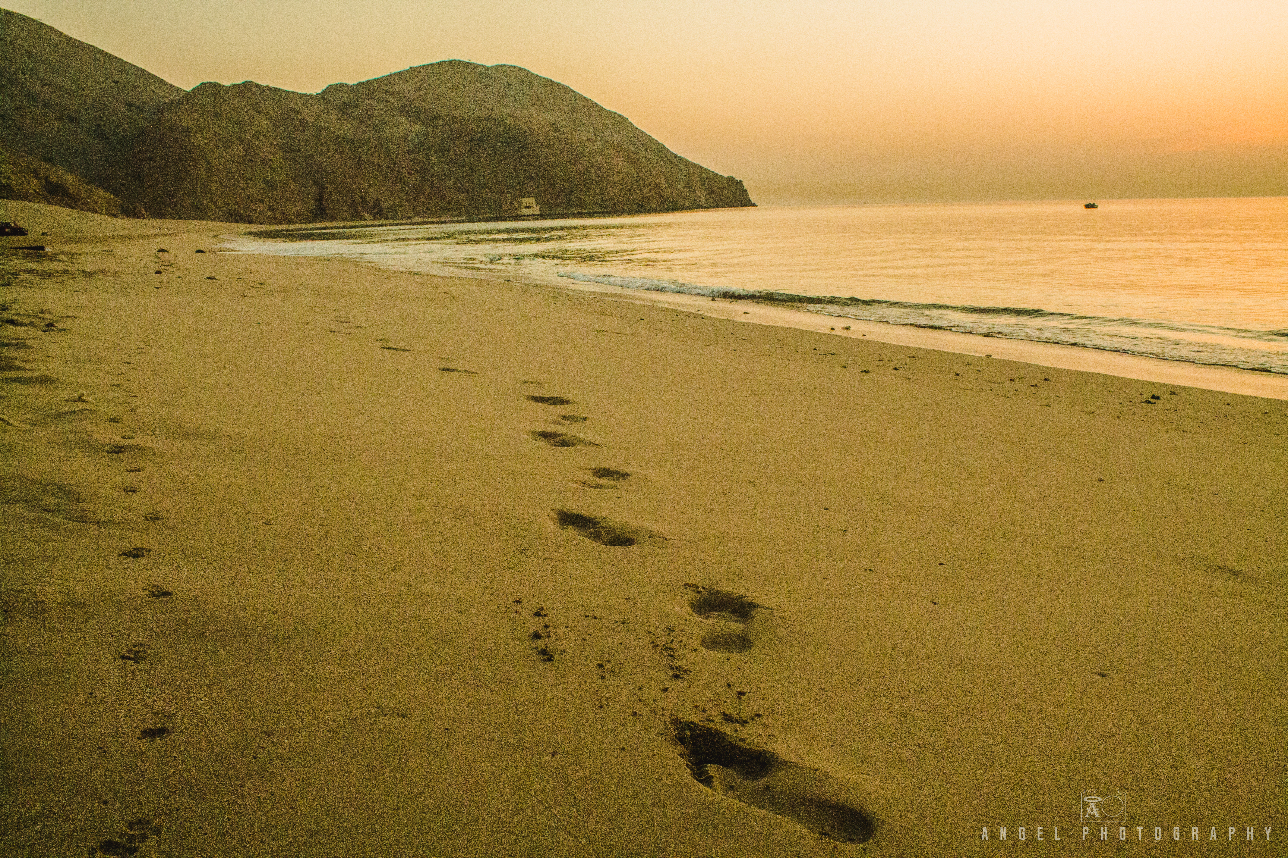 Dibba, Oman, Landscape, Yellow Hour, Foot Steps, Sea shore, Horizon